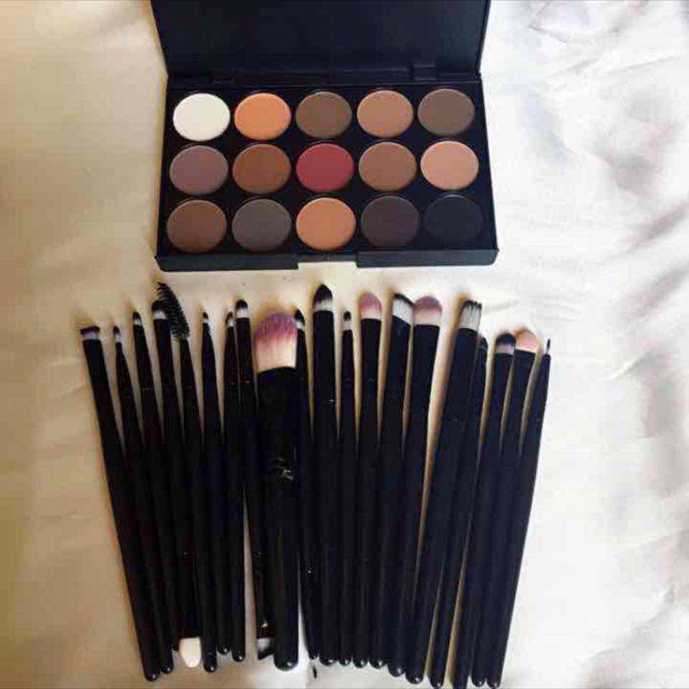 NWT20pc Makeup Brushes +15Colors Eyeshadow Palette